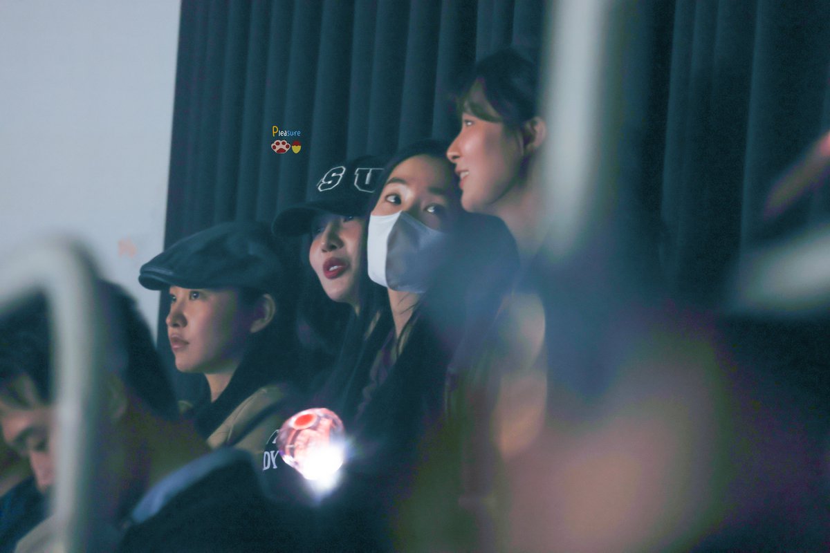 pleasure_94z's tweet photo. 260301
🐻🐰
#레드벨벳 #RedVelvet
#아이린 #IRENE #슬기 #SEULGI https://t.co/z18f7AZYqr