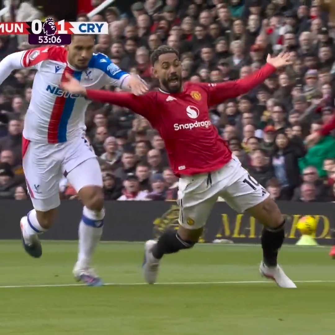 视频展示: A HUGE refereeing decision ends with a penalty to