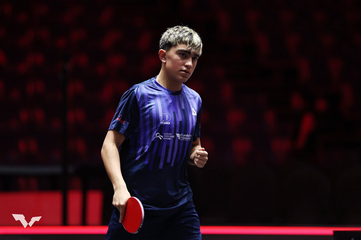 The future shines bright ✨

Just Emanuel Otalvaro shining at the 📍Singapore Smash 🙂‍↕️

📸 <a href="/WTTGlobal/">World Table Tennis</a>