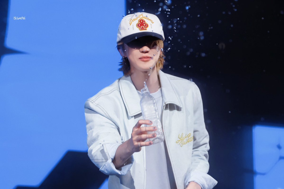 sonnet18_ tweet media