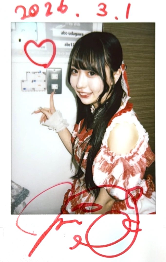 各位 わざとじゃないけど犯人この子です チェキ用に悪い顔してくれた