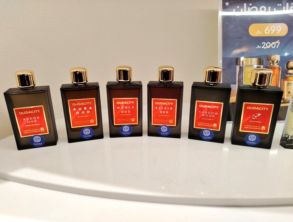 مجموعة جميله من عبد الصمد القرشي.
سهلة الارتداء و اقتصادية تنفع للاستخدام اليومي و الدومات

اعجبني منها
١_(اودا سيتي نوبل) للجنسين عود ناعم
٢_(اودا سيتي شادو ورد) مائل للنسائي لما يستقر العطر يكون بودري زهري رائع اعجبني جدا

 ASQ_Group oudacity noble oud
#رابطة_عشاق_العطور