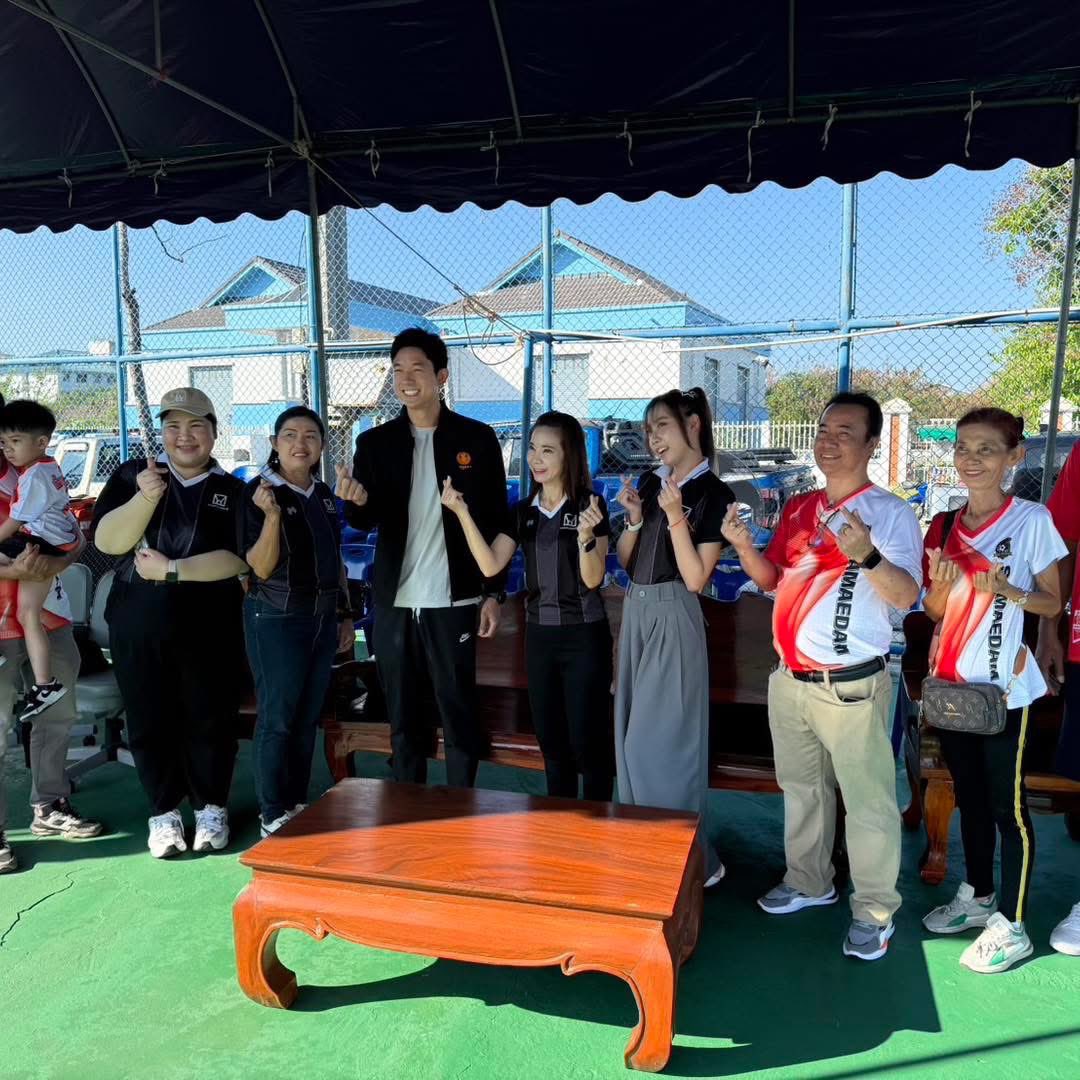 ผมได้ไปร่วมงาน  แข่งขันกีฬาเชื่อมสัมพันธ์ 4 บาง “Monkey Game” ที่โครงการบ้านเอื้ออาทรบางขุนเทียน(แสมดำ)ครับ🐵⚽️🏡

บรรยากาศสนุกมาก พี่น้องประชาชนในชุมชนมาร่วมกิจกรรมกันอย่างคึกคัก ดีใจที่ได้เห็นพลังของชุมชนที่ช่วยกันจัดกิจกรรมดีๆ มาออกกำลังกายด้วยกัน