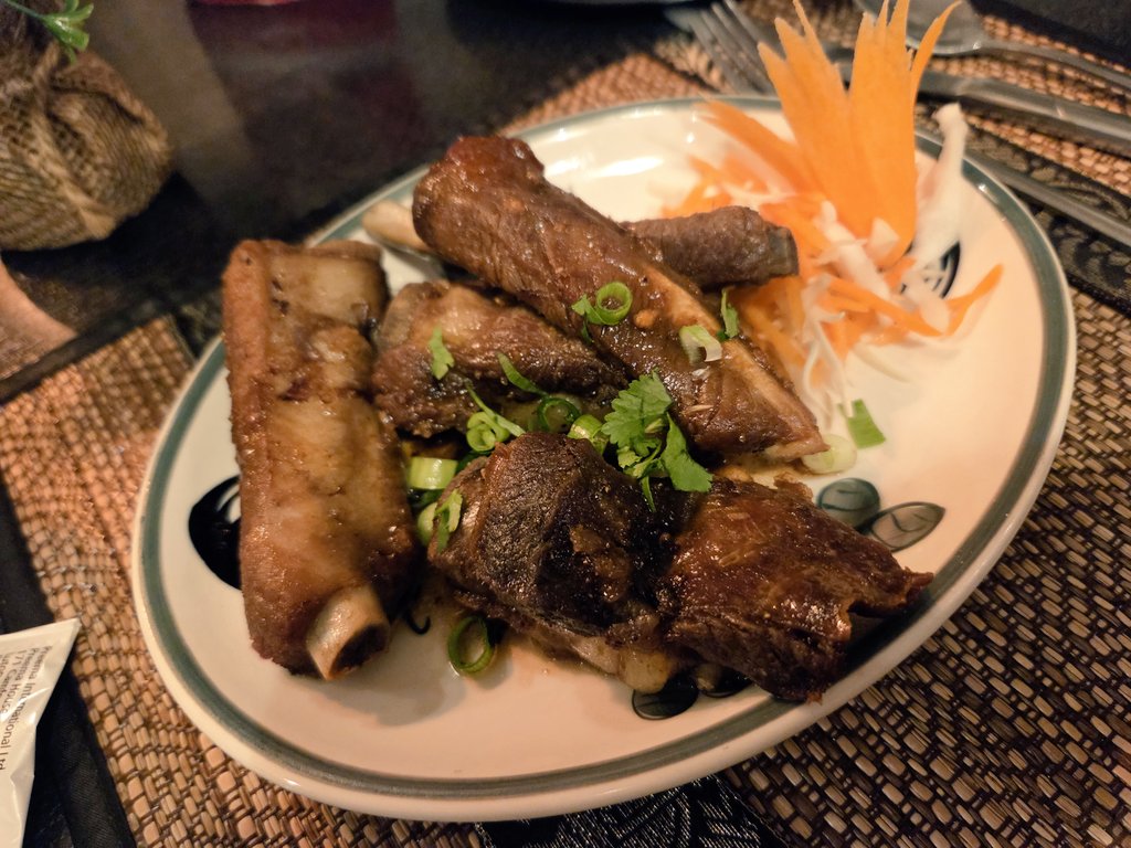 ᔕᕼᗩᑕK tweet media