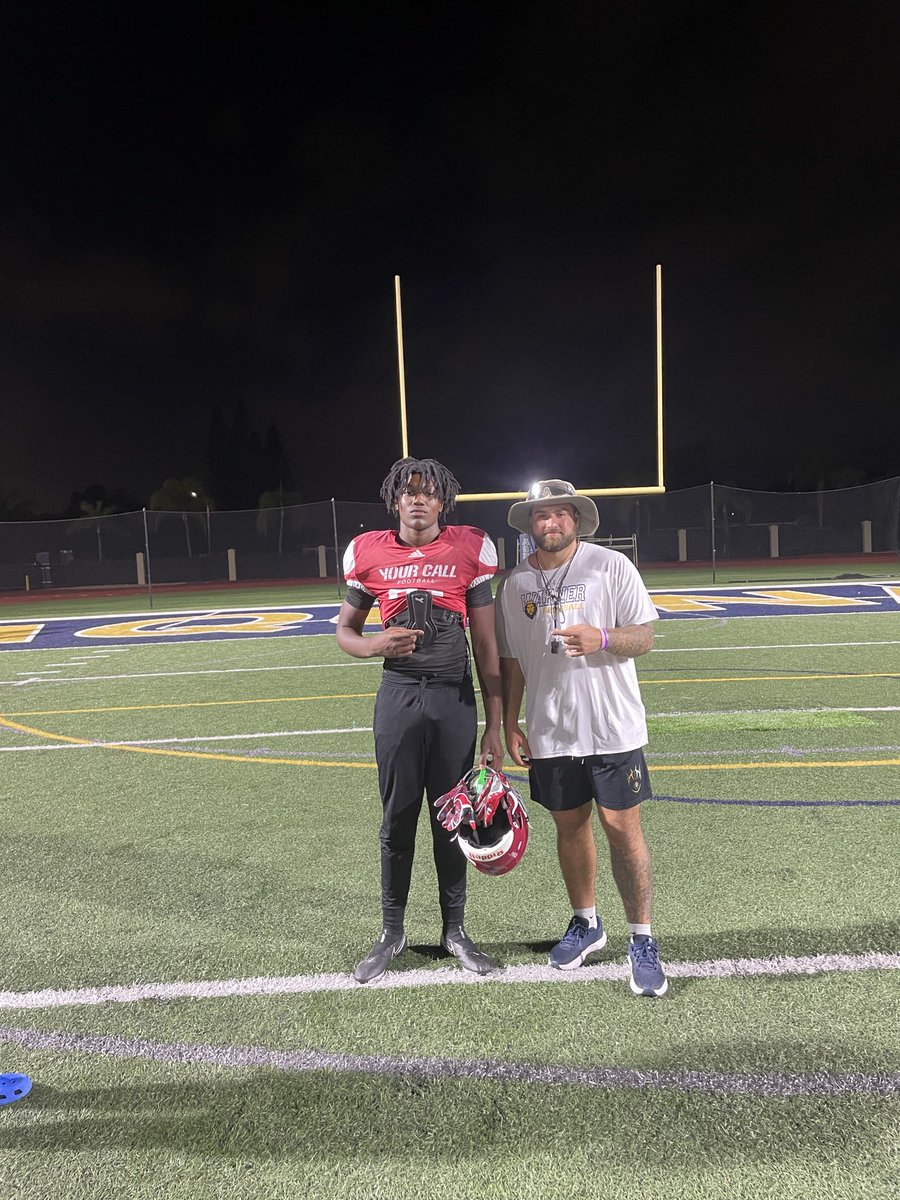 MessiahAusin's tweet photo. Thank you @CoachJoeNieves and @D_Riewold80 for the opportunity at the under the lights camp. Can’t wait for the next!!! https://t.co/xbU2B4lT3f