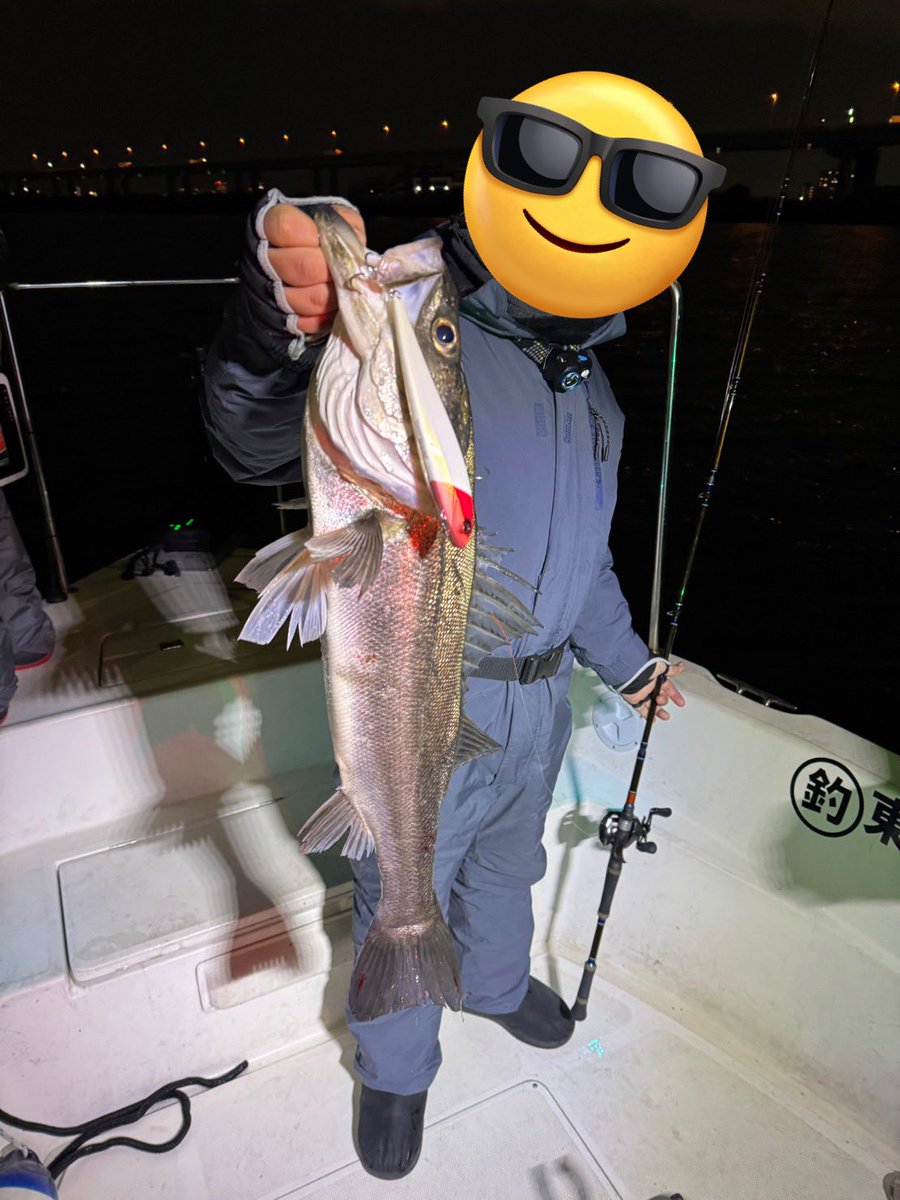 anko__ksm's tweet image. つとむ艇で荒川シーバス便！
いつものディープベイトで76〜60後半くらいを4本くらい🥰
ボトムを丁寧に流さないと食わない感じで難しくも面白い。
次いついけるかわからんけど、次こそは80upを…

#ELEMENTS 
#DEEPBAIT170 
#tulalajp 
#routes_c69mh