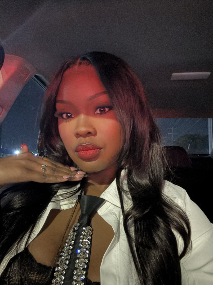 nydia la’rae ✰ tweet media