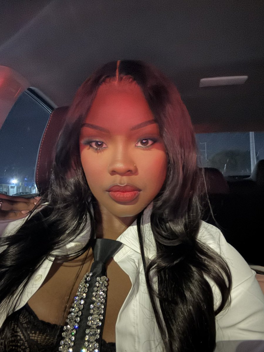 nydia la’rae ✰ tweet media