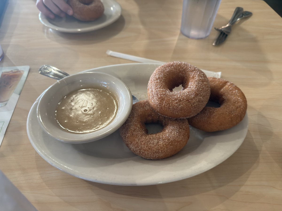 hoseb25's tweet photo. This was a great breakfast. Churro donuts, Cowboy breakfast, and gotta have that breakfast. #TheToastedYolkCafe https://t.co/olkaCFls4i