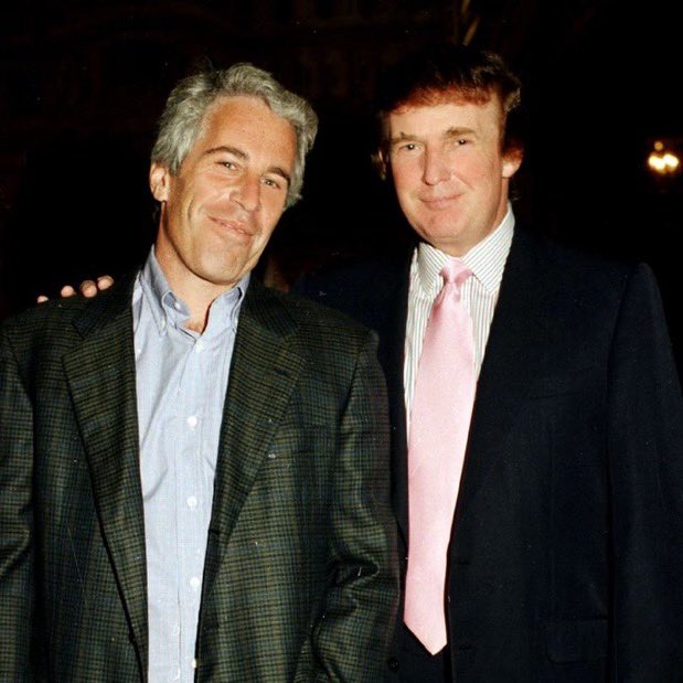 ABD Temsilciler Meclisi Üyesi Thomas Massie, Trump için: 

“Dünyanın öbür ucundaki bir ülkeyi bombalasanda, Epstein dosyalarının ortadan kalkmasını sağlamayacaksın.”