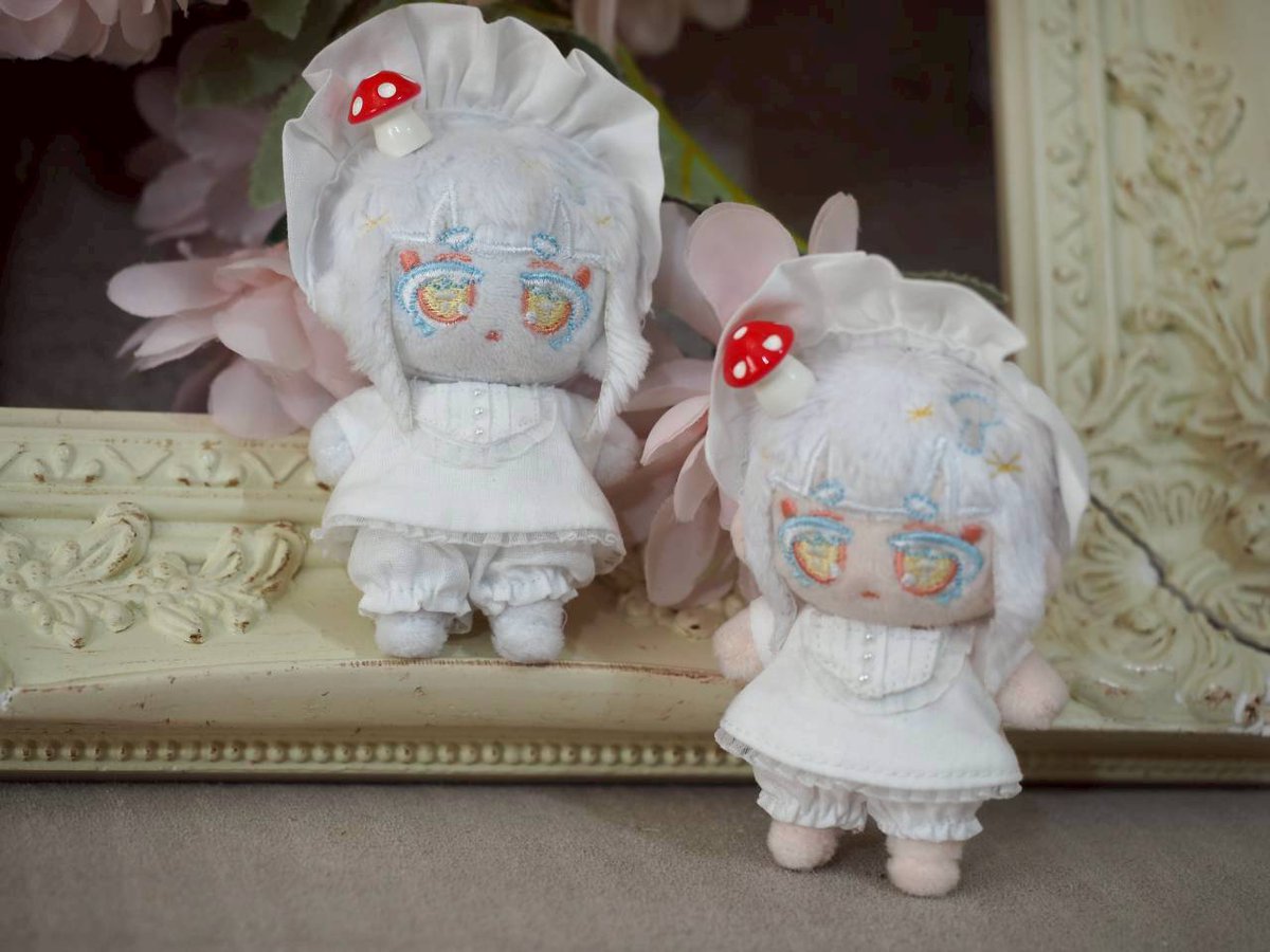 nekoyamikasa's tweet photo. きのこのこ、上位存在ちゃん、上位存在ちゃんコラボドレス（10cmサイズ）、ネギトロちゃん、ホホジロの販売をします。
上位ちゃんは在庫数が少ないため抽選販売、その他は先着販売となります。
申し込み期間は3/13（金）まで。よろしくお願い致します！
https://t.co/N1vKTW3WUO

#ねこやぬい #r2doll https://t.co/nAl4Bsu72t