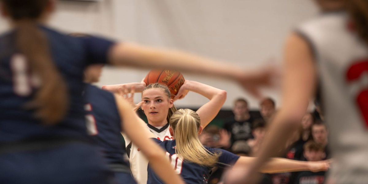 Hawkeyes Wire tweet media