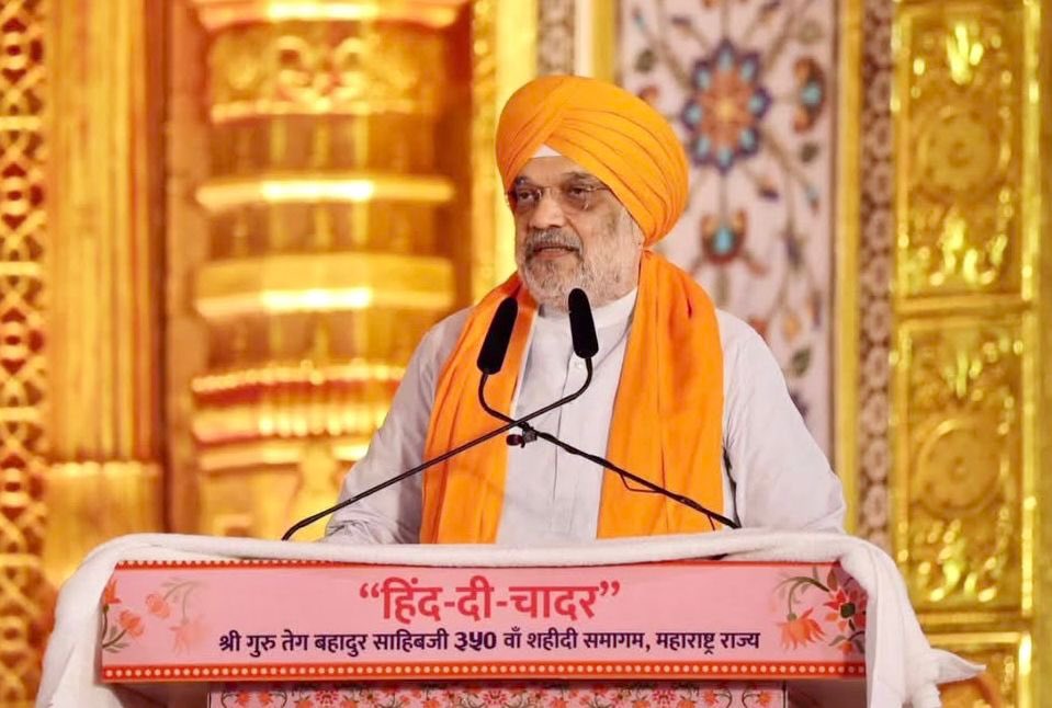 RaviDadaChavan's tweet photo. ‘हिंद-दी-चादर’ गुरु तेग बहादूर साहिबजींना मानवंदना 

स्वधर्म, स्वराज्य आणि स्व-संस्कृती यांच्या रक्षणार्थ आपल्या प्राणांचे बलिदान देणारे ‘हिंद-दी-चादर’ श्री गुरु तेग बहादूर साहिबजी यांच्या ३५० वा शहीदी समागम केंद्रीय गृह तथा सहकार मंत्री अमितभाई शाह यांच्या प्रमुख उपस्थितीत खारघर येथे पार पडला. यावेळी उपस्थित राहून श्री गुरु तेग बहादूर साहिबजी यांना अभिवादन केले. 

याप्रसंगी आदरणीय मुख्यमंत्री देवेंद्रजी फडणवीस, उपमुख्यमंत्री एकनाथ शिंदे आणि उपमुख्यमंत्री सुनेत्रा पवार, मंत्री आशिष शेलार, मंत्री मंगलप्रभात लोढा, मंत्री गिरीष महाजन, मंत्री गणेश नाईक, मंत्री संजय राठोड, राज्यमंत्री माधुरी मिसाळ, आमदार बाबूसिंह महाराज राठोड, शीख धर्मगुरु बाबा हरनाम सिंह खालसा व इतर मान्यवर उपस्थित होते.

#HindDiChadar #350thShahidiSamagam
#Shikhism