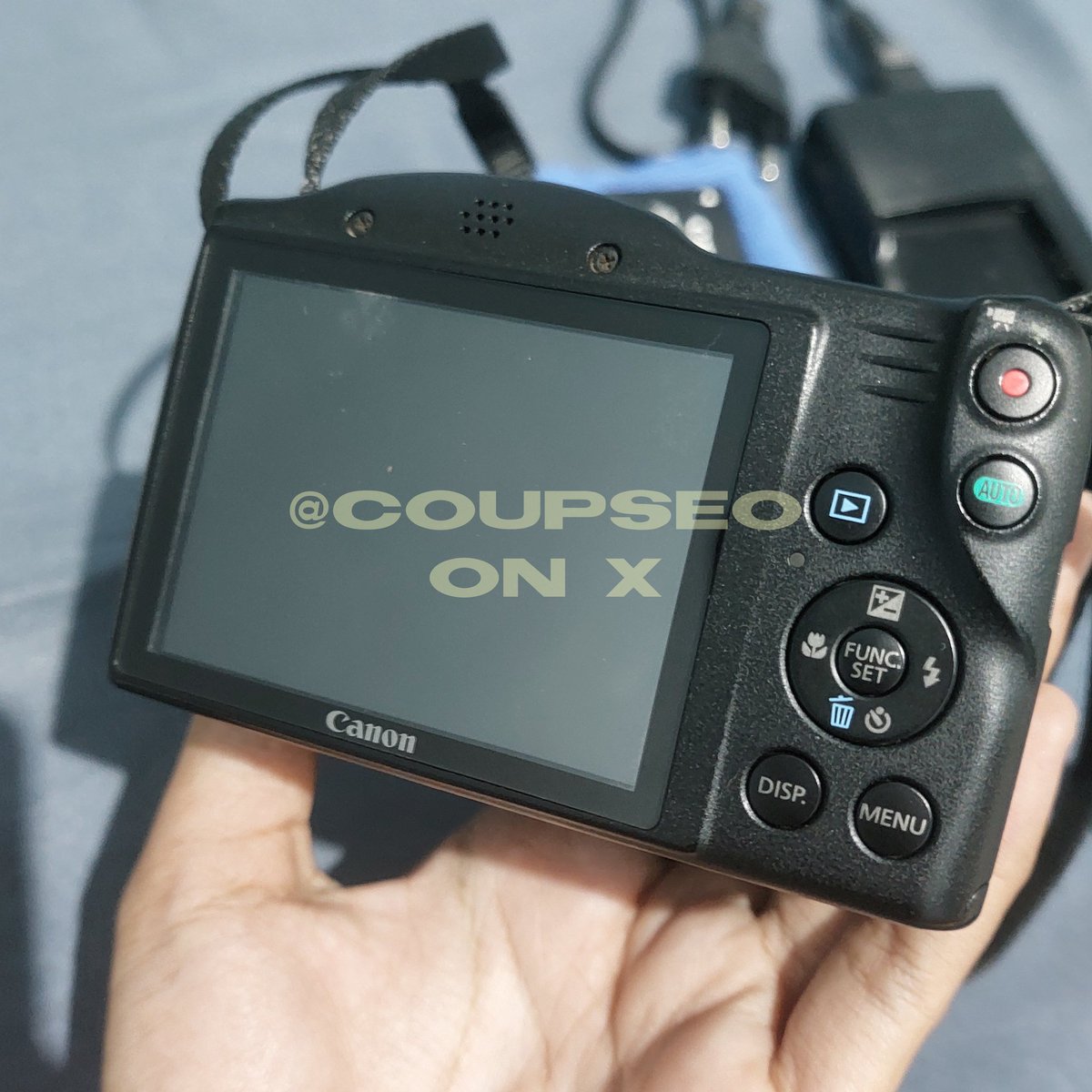 coupseo's tweet photo. WTS Canon PowerShot SX400 IS

💳 1.2jt 
🏷 Fullset siap pakai
📍jaktim cod ktemu/oren/manual

Kelengkapan: 
— Baterai &amp; charger ori
— Memory card
— Tutup lensa
— Kain microfiber utk bersihin lensa

All fungsi &amp; button click normal
Zoom in out normal
Flash on
Video audio on normal https://t.co/uNH981tGNC