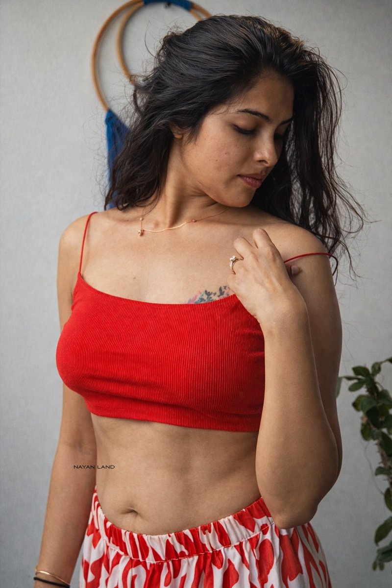 Whoever that tattoo artist is... bro saw heaven that day ! 🥵