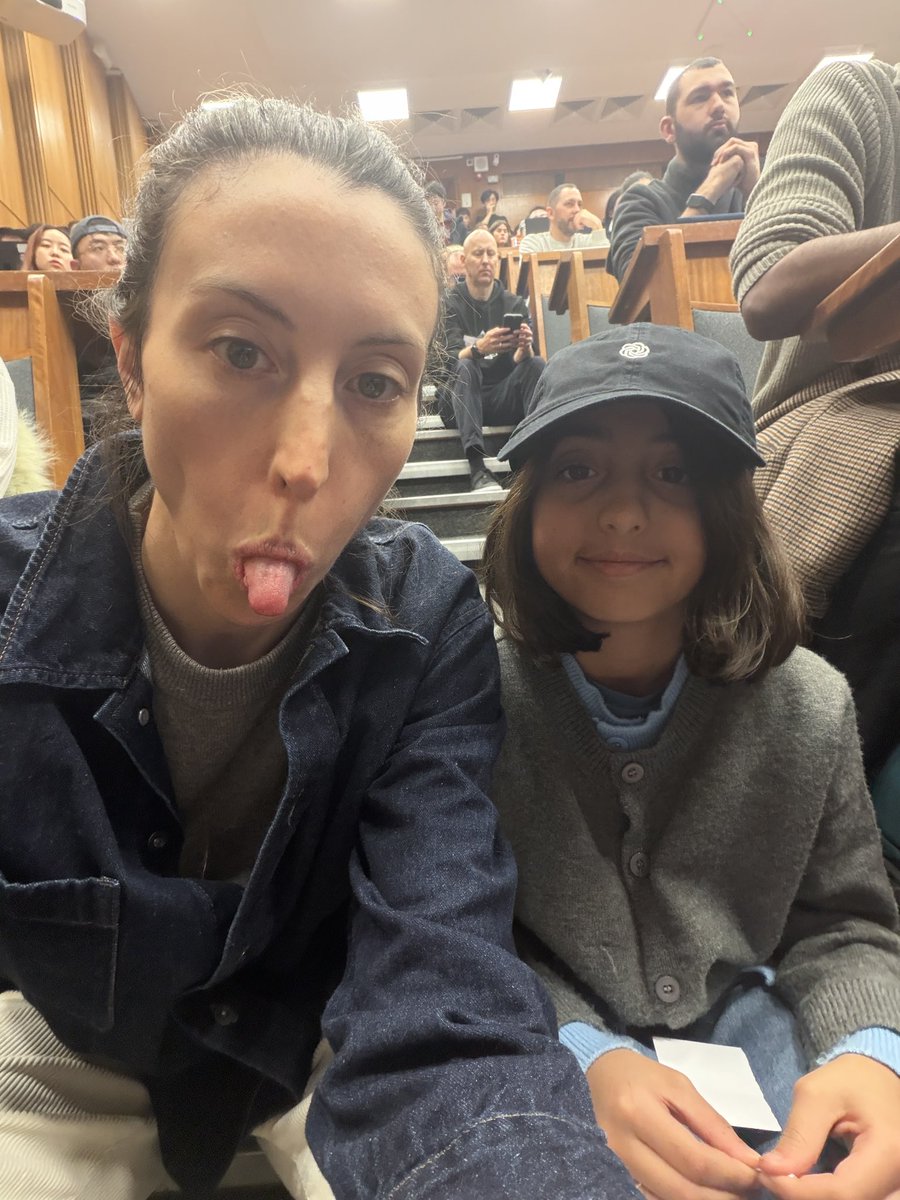 Laura Modiano tweet media