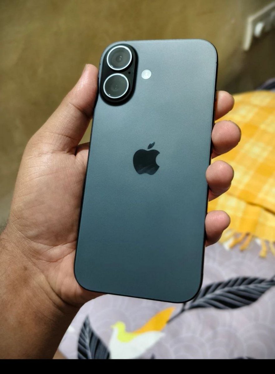 ARYAN 😼 tweet media