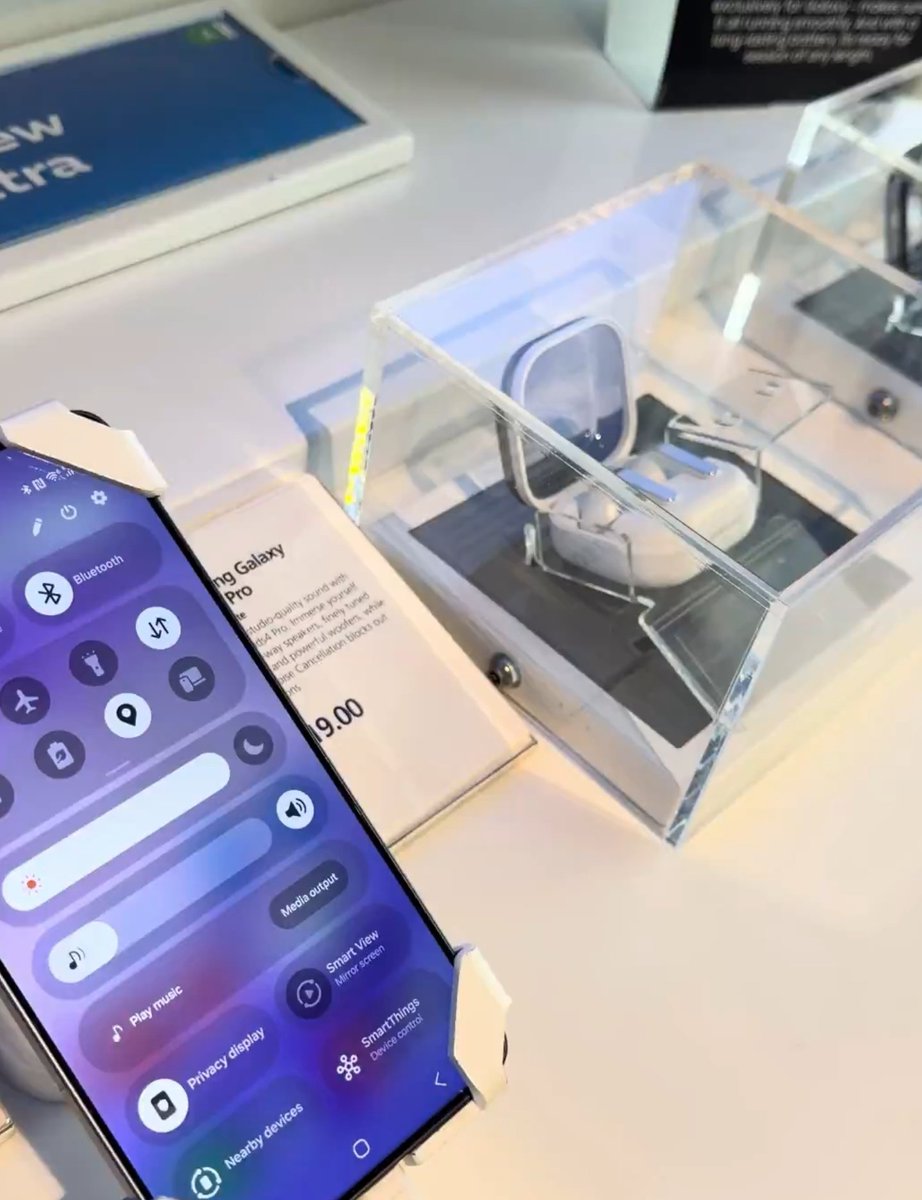 Holly - I like tech tweet media