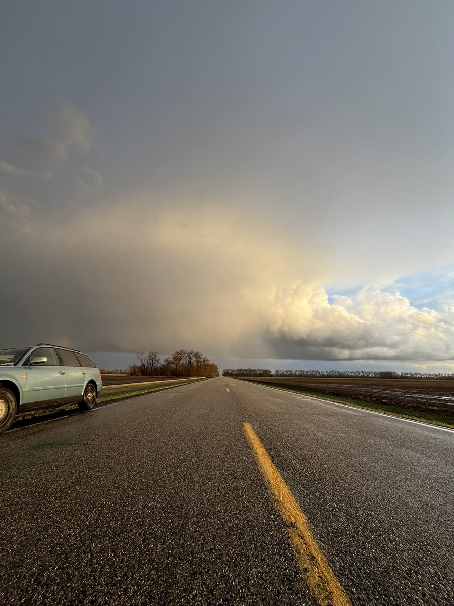 conrad_slad's tweet photo. Happy first day of Meteorological Spring!!! https://t.co/gi5ngLeeSU