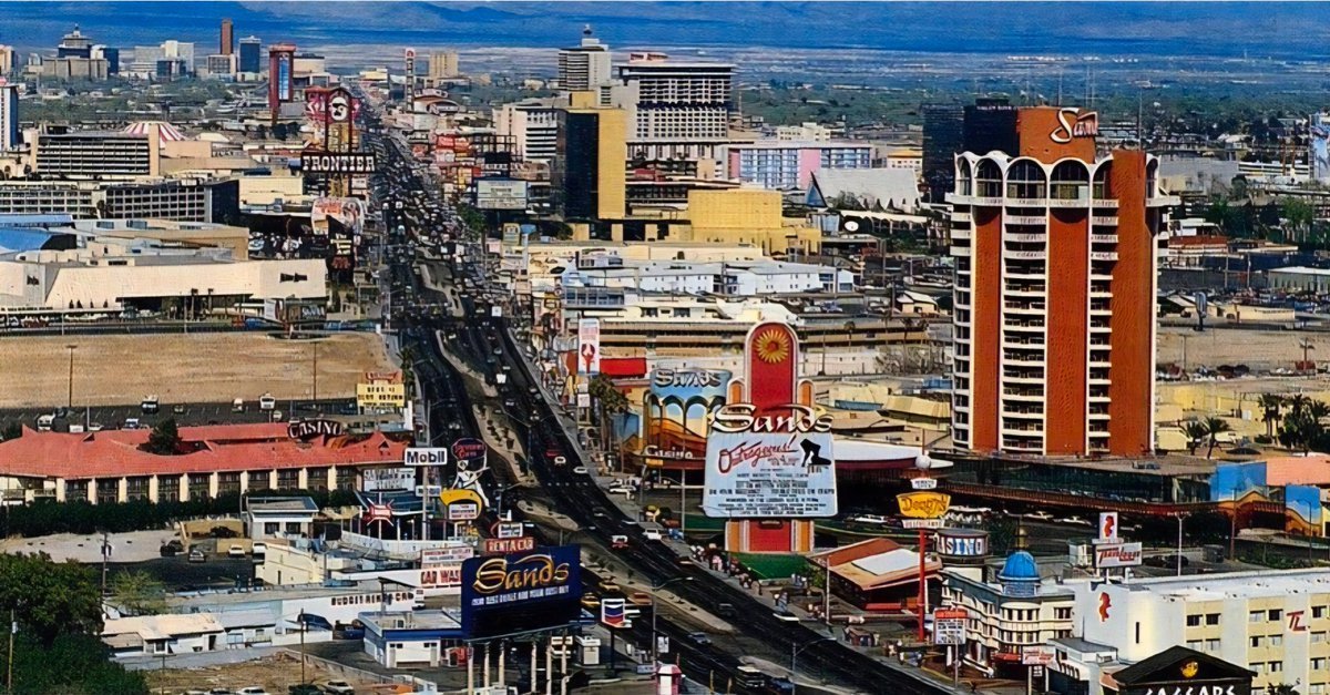 _GrandPaD's tweet image. Flyin' over a portion of the #LasVegas Strip in 1985. This might be an understatement but a lot of changes have happened since then.