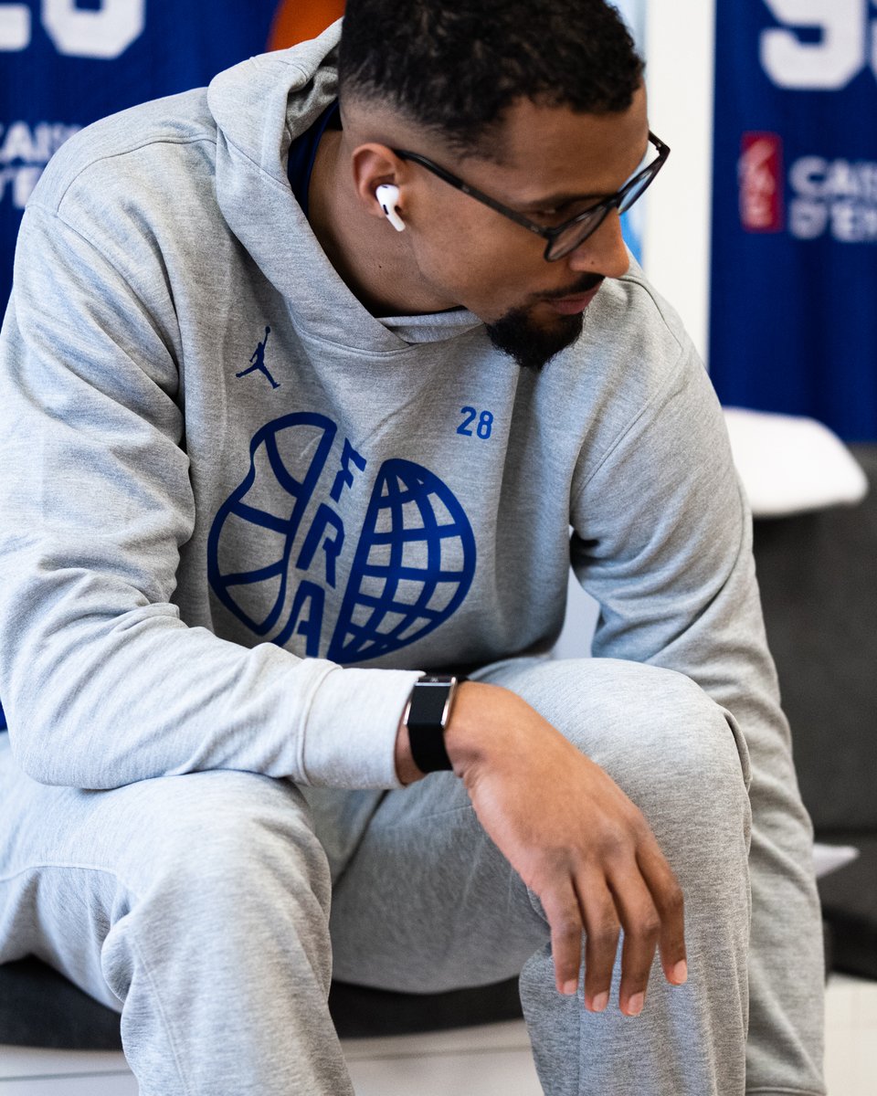 FRABasketball's tweet image. En mission ⚔️🇫🇷

📺 Suivez le match 🇫🇷🆚🇭🇺 à 18H00 en direct sur @beinsports_FR 1.

📸 @armandlenoir

#TeamFranceBasket #PassionnémentBleu #FIBAWC #FRAHUN