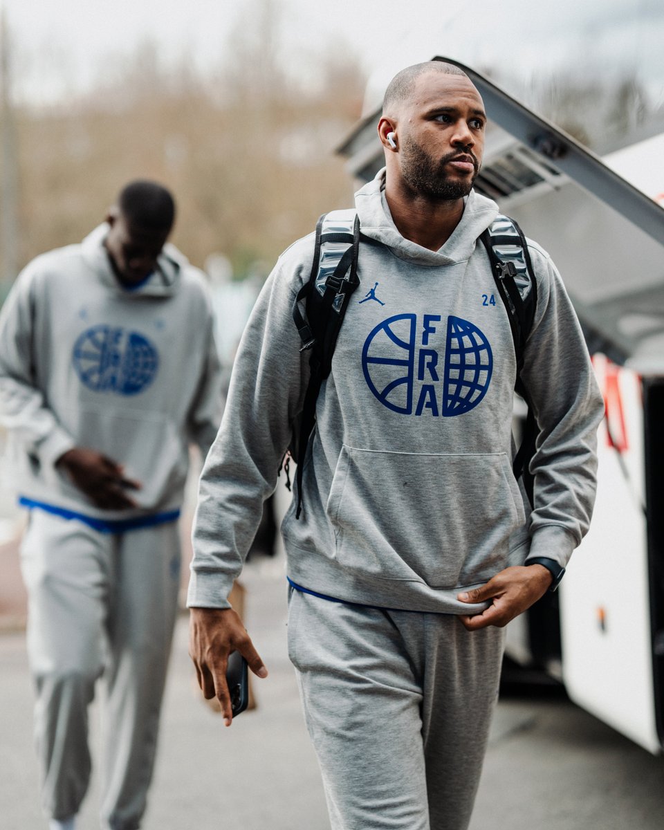 FRABasketball's tweet image. En mission ⚔️🇫🇷

📺 Suivez le match 🇫🇷🆚🇭🇺 à 18H00 en direct sur @beinsports_FR 1.

📸 @armandlenoir

#TeamFranceBasket #PassionnémentBleu #FIBAWC #FRAHUN