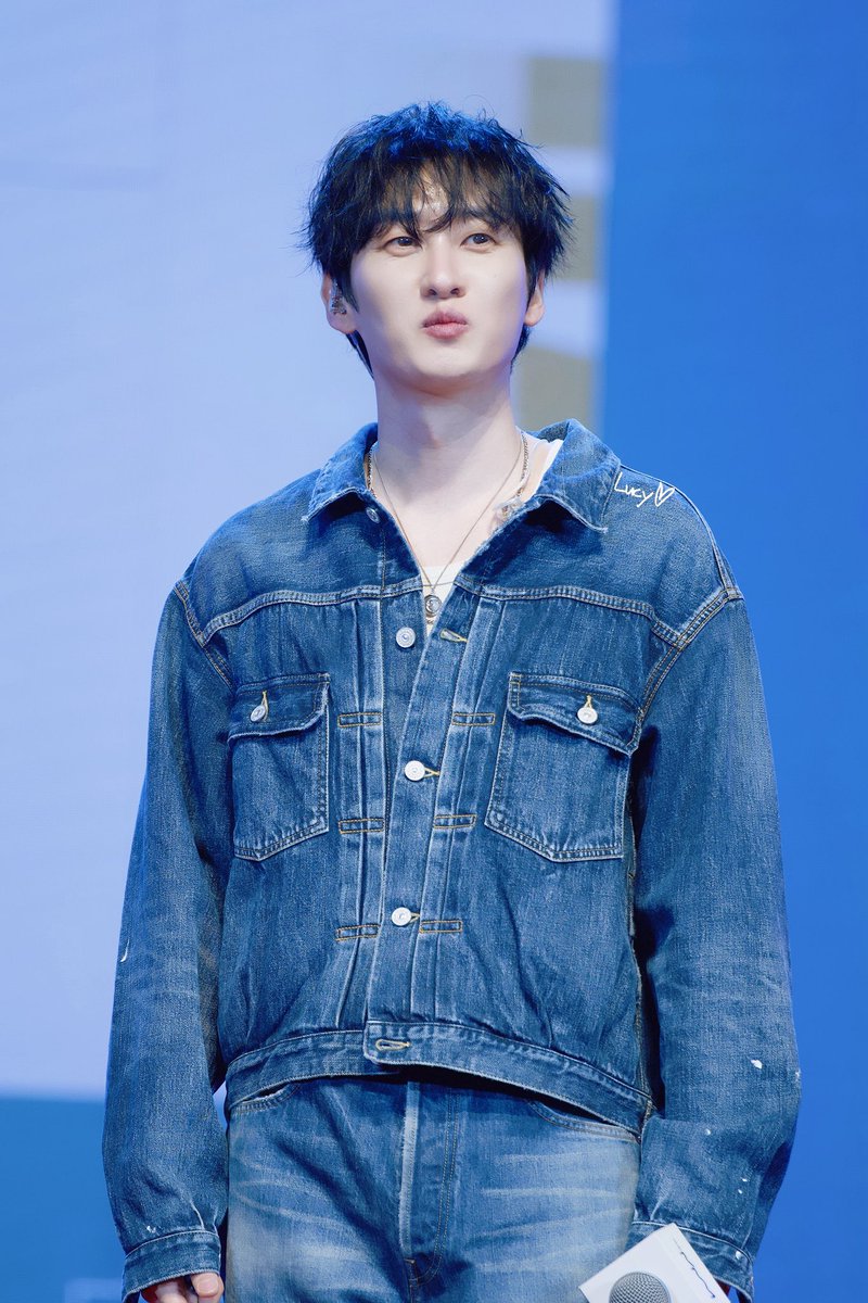 露西西嘻嘻-Lucy tweet media