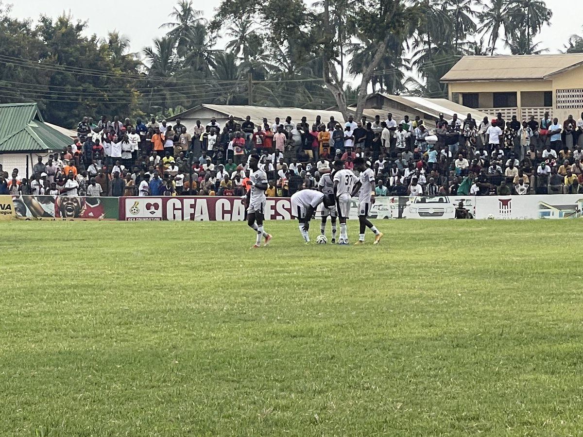 allblacksufc_45's tweet image. 34’ Free-kick for the Blacks in the half of Medeama.

#SAB 0️⃣-0️⃣ #MED

#gplwk24