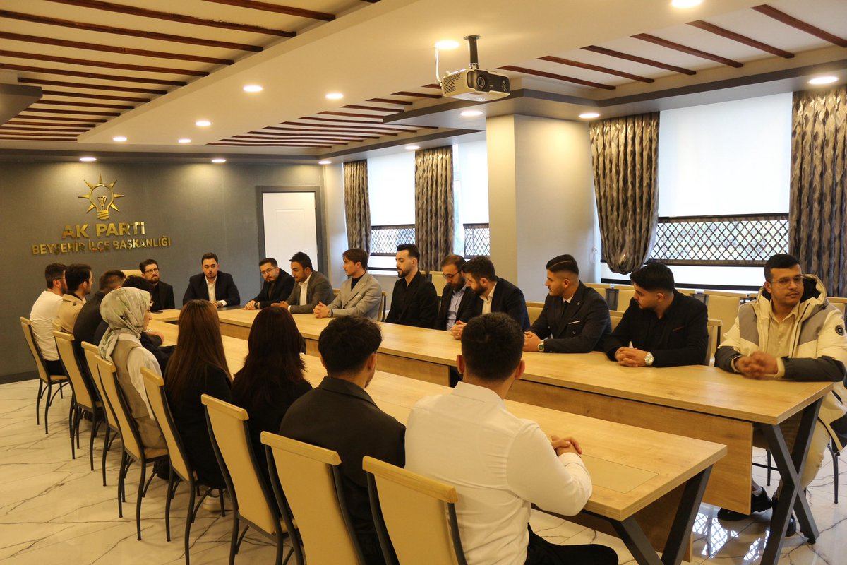 📍Beyşehir

Gençlik Kolları MKYK Üyemiz, Bölge Koordinatörümüz <a href="/cihadsolmazz/">Cihad Solmaz</a> ile birlikte Beyşehir İlçe Başkanlığımızı ziyaret ederek teşkilat mensuplarımızla bir araya geldik.

Çalışmalarımıza dair istişarelerde bulunduk.