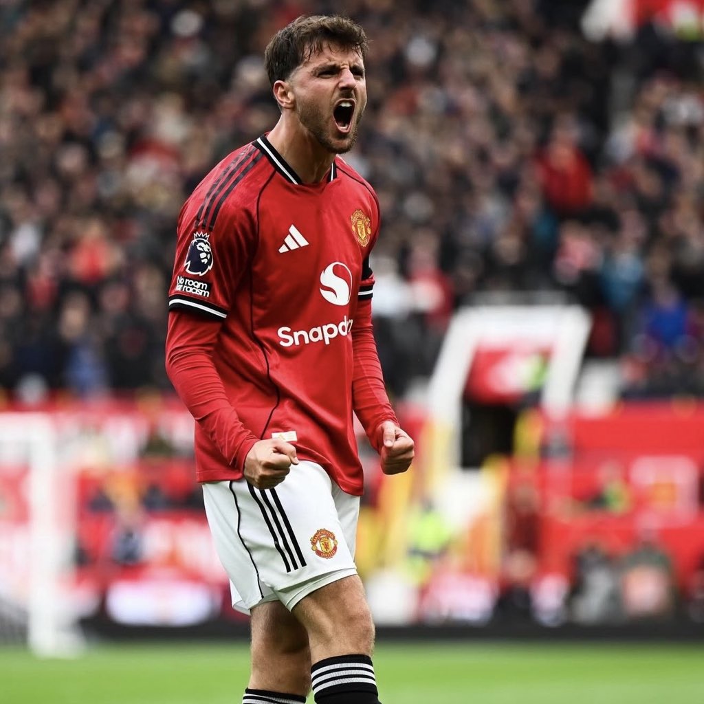 uladzislav's tweet photo. Me right now and me later today #ManUtd https://t.co/3aojD6TQvV
