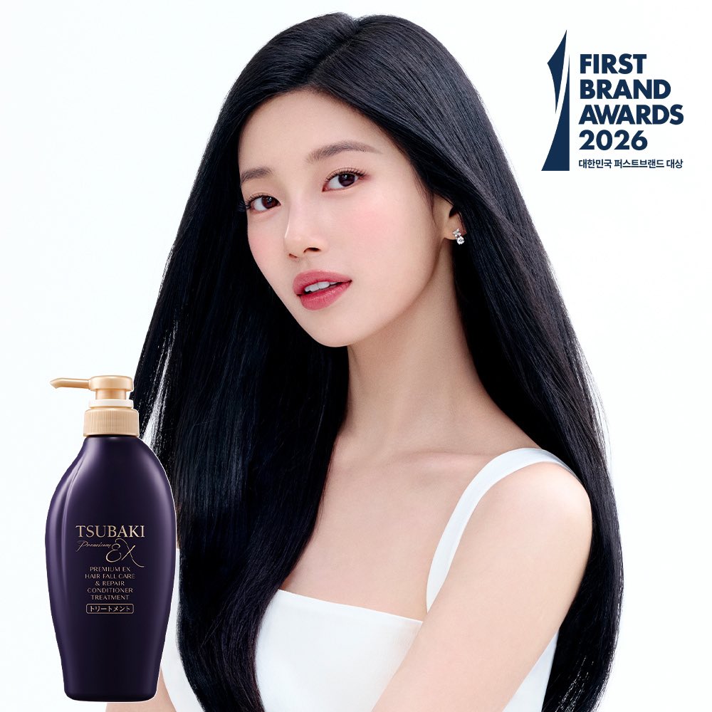 shuzkay's tweet photo. [PICS] 260301 

Promotional photos featuring TSUBAKI new muse SUZY at olive young’s official site for the first day of sale period 

#SUZY #수지 
#TSUBAKI #츠바키 https://t.co/TjMaannmJW