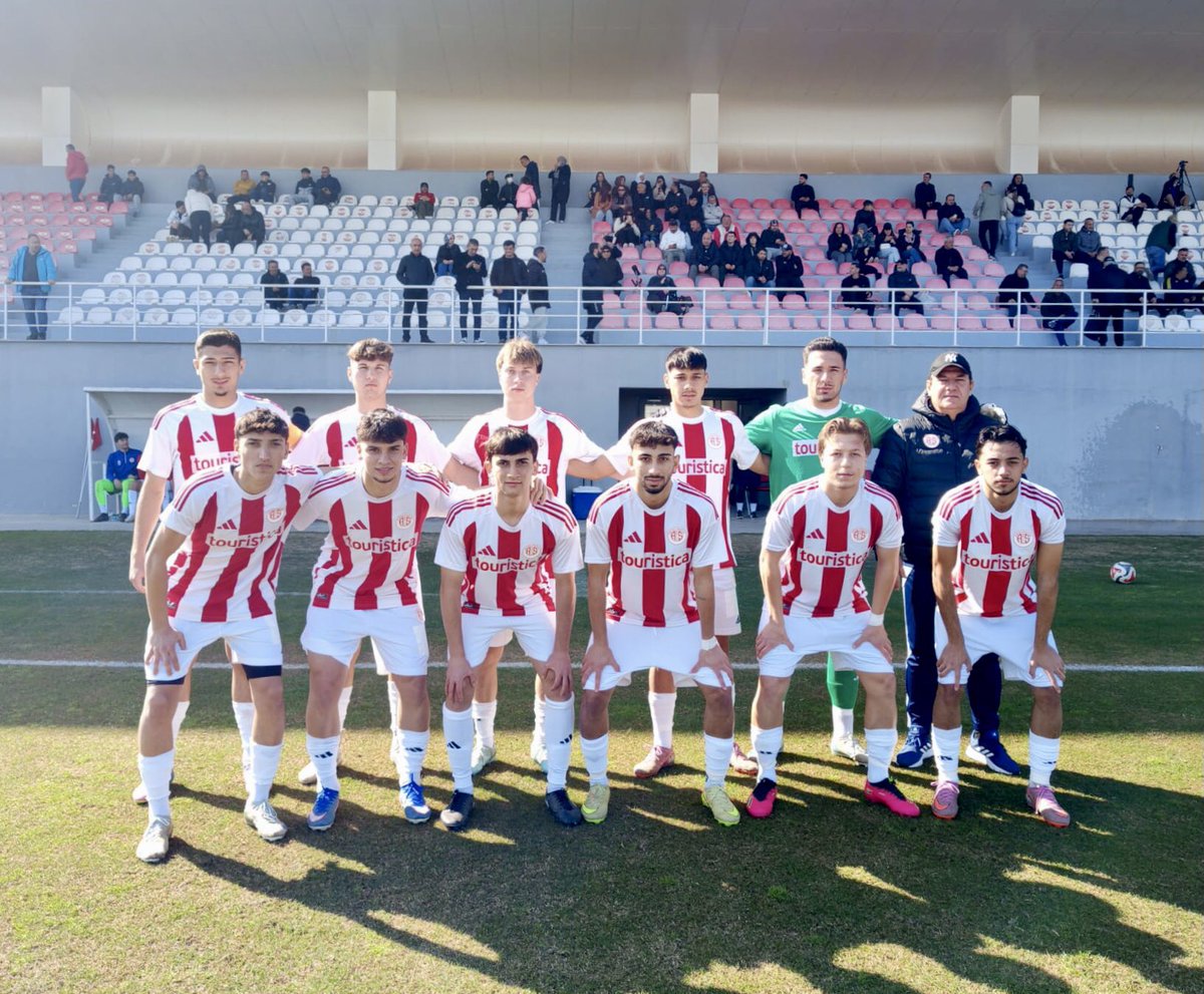 🗒 PAF Ligi | 24. Hafta

✅ PAF takımımız, sahasında oynanan maçta Fenerbahçe’yi 3-0 mağlup etti.

⚽️ GOLLERİMİZ: 
•Berkay Topdemir (2)
•M. Emin Özkul

👏 Takımımızı tebrik ederiz. 

#Antalyaspor
#U19