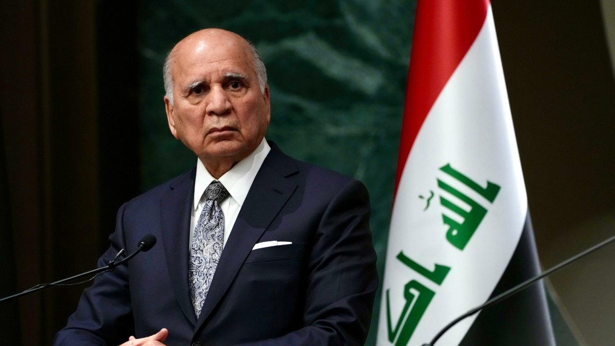 BaghdTelegraph's tweet photo. Iraq’s Foreign Minister Fuad Hussein urged his Iranian counterpart Abbas Araqchi to end the war and work toward de-escalating tensions and strengthening regional stability.
#Iraq #Iran #MiddleEast #Peace #Stability #Diplomacy #FuadHussein #AbbasAraqchi #وقف_الحرب #السلام #الشرق_الأوسط #استقرار #دبلوماسية