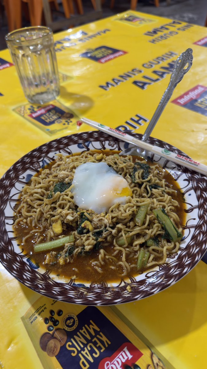 damclvn's tweet photo. MIE BANGLADESH JUMBO PUDING 🤤🤤 https://t.co/BcMitbXYqY