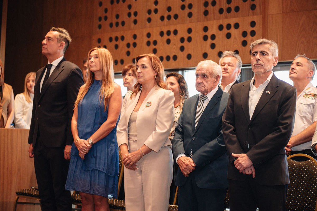 miguelsiciliano's tweet photo. Hoy acompañamos al intendente @PasseriniOk en la apertura de sesiones del Concejo Deliberante 2026.

Escuché a un Intendente decidido a no frenar. A seguir invirtiendo en infraestructura, a sostener el avance de la ciudad y a seguir poniendo a la gente en el centro de cada decisión. Con trabajo en conjunto entre la Municipalidad y la Provincia, junto al gobernador @MartinLlaryora , Córdoba Capital sigue creciendo.

En 2019 muchos la llamaban “la ciudad del abandono”. Te acordás como estaba nuestra ciudad de Córdoba después de varios que FRACASARON y la llevaron a la ruina cuando gobernaron?

Hoy, después de seis años de gestión, la pusimos de pie:
��️ Más de 4000 cuadras arregladas
✔️ Casi 3.000 cuadras asfaltadas y un nuevo plan de asfalto de 800 cuadras nuevas
✔️ Parques recuperados como el parque Sarmiento, Parque Las Heras, nuestra Costanera, parque de la Biodiversidad, entre otros.
✔️ 4 hospitales nuevos pasando de 3 hospitales a 7 hospitales 
✔️ Innovación y modernización del transporte
✔️ Transformamos más de 1200 plazas dejándolas hermosas
✔️Encendimos 180.000 lámparas en la ciudad y estamos llevando a Led la mayoría de los corredores
✔️Inauguramos CPC nuevos para estar más cerca de los vecinos.
✔️Inauguramos los Centros Operativos para descentralizar la obra de mantenimiento.
✔️Logramos con las obras de cloacas terminar con los ríos de aguas servidas que eran parte de lo cotidiano en Córdoba. 
✔️Ordenamos nuestras Ferias haciendo de ellas paseos urbanos y dándole dignidad a nuestra gente

Hoy el intendente nos confirmó el rumbo. Vamos a seguir haciendo! Vamos a seguir transformando! Vamos a seguir trabajando en equipo desde la @MuniCba y el @gobdecordoba sin parar, pese al contexto desfavorable nacional. 

Todo esto y mucho más lo hicimos en solo 6 años de gestión

No fue casualidad. Fue decisión política, trabajo en equipo y compromiso con cada vecino.

Y vamos por más. 💪