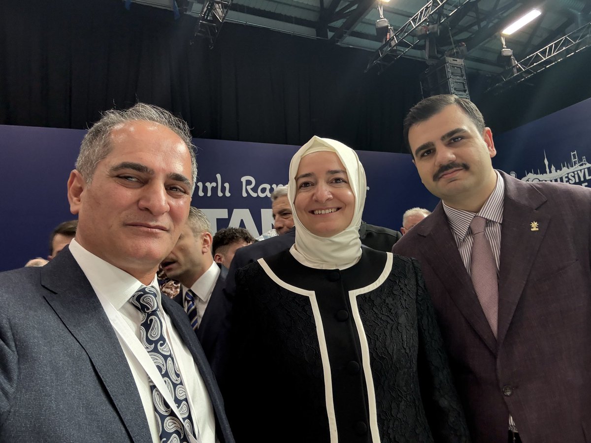 Av_ErolBulut's tweet photo. AK Parti İl Başkanlığımızın düzenlediği ve Cumhurbaşkanımız Sayın Recep Tayyip Erdoğan’ın teşrifleriyle gerçekleşen iftar programında Önceki dönem Bakanımız Genel Başkan Yardımcımız Sayın @drbetulsayan ve Genel başkan yardımcımız @eyupkadirinan  ile sohbet etme fırsatı bulduk. https://t.co/XMVO7NNgjU