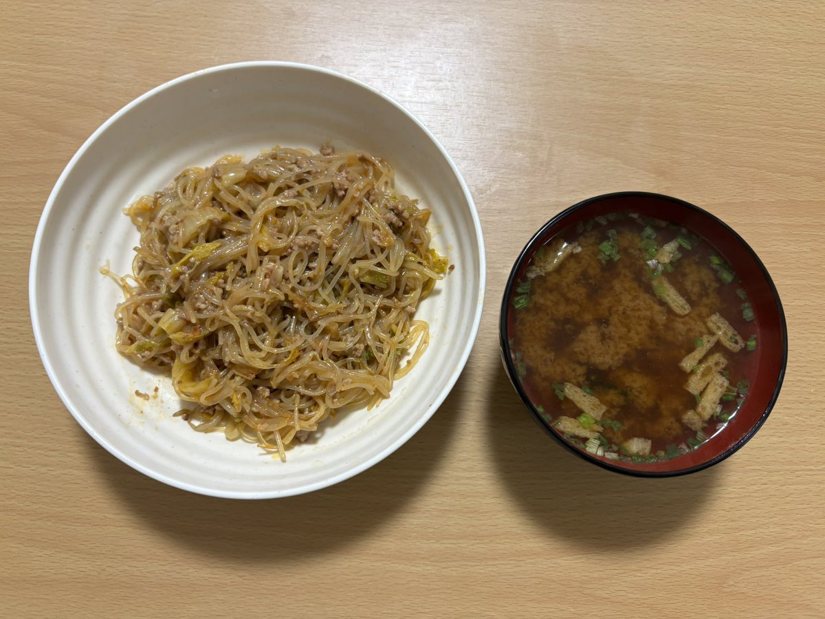 Reo_tommy's tweet photo. 月100kmのランニングに成功しているのはなかなか��い

#男飯 #自炊記録 #料理 #料理記録 #おうちごはん #おうちごはん𓎩𓌉𓇋 #単身赴任 #炭水化物 #野菜 #バランス #運動 #ランニング #ダイエット #カロリー #汁物 #糖質コントロール #BMI #食事設計 #運動 https://t.co/X8gHH9tSWV