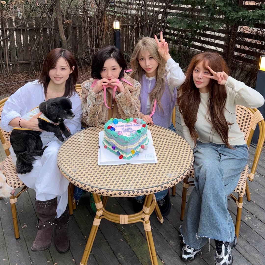 gainstagram's tweet photo. [Gainstagram] narsha81 post

I love you BEG
Don't be sick BEG
Long live BEG
BEG is the best!🤓🌸 https://t.co/6fIX8Uo7F7
