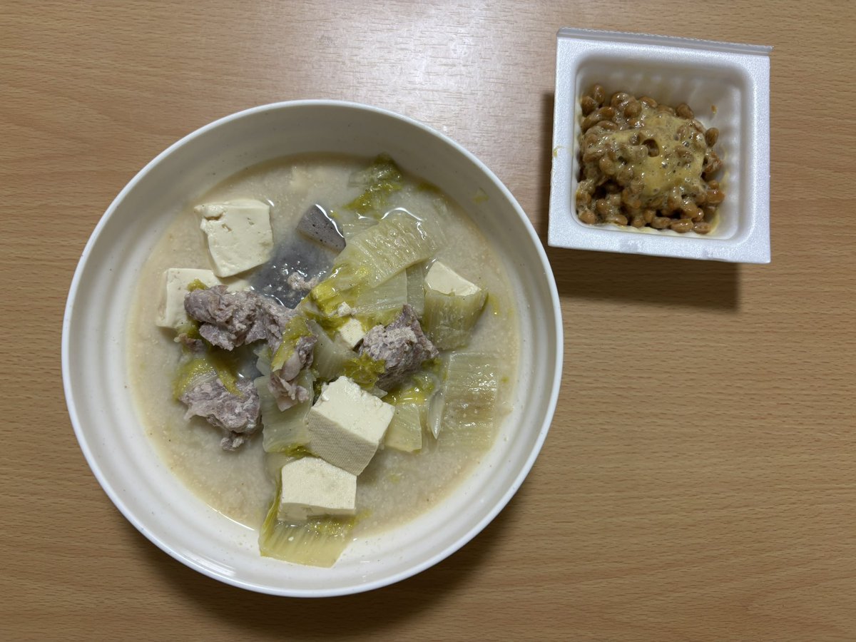 Reo_tommy's tweet photo. たまにはチートして、体の飢餓状態を回避することも必要らしい

#男飯 #自炊記録 #料理 #料理記録 #おうちごはん #おうちごはん𓎩𓌉𓇋 #単身赴任 #炭水化物 #野菜 #バランス #運動 #ランニング #ダイエット #カロリー #汁物 #糖質コントロール #BMI #食事設計 #運動 https://t.co/DK7n3LS2ju