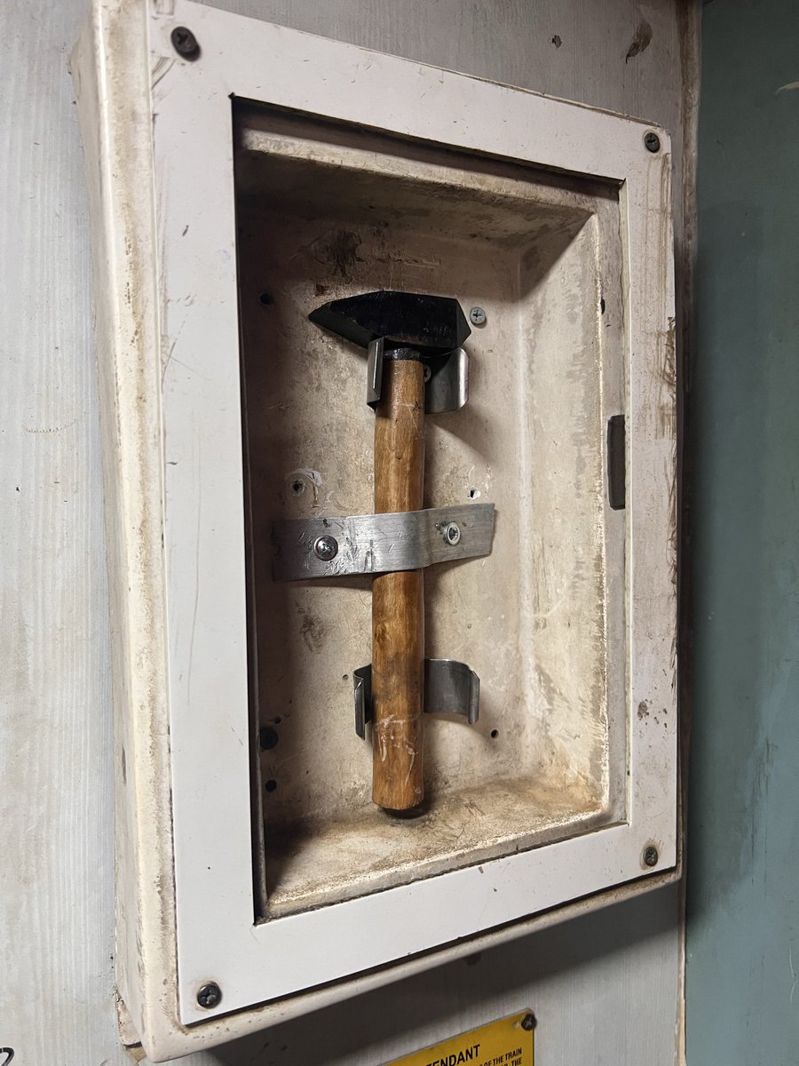 hariology's tweet photo. @RailMinIndia @GMSRailway 
Can you please let us know how this is going to be of use in emergency ever? 
Train 12625 Coach M1 https://t.co/7TBmtIJYuk