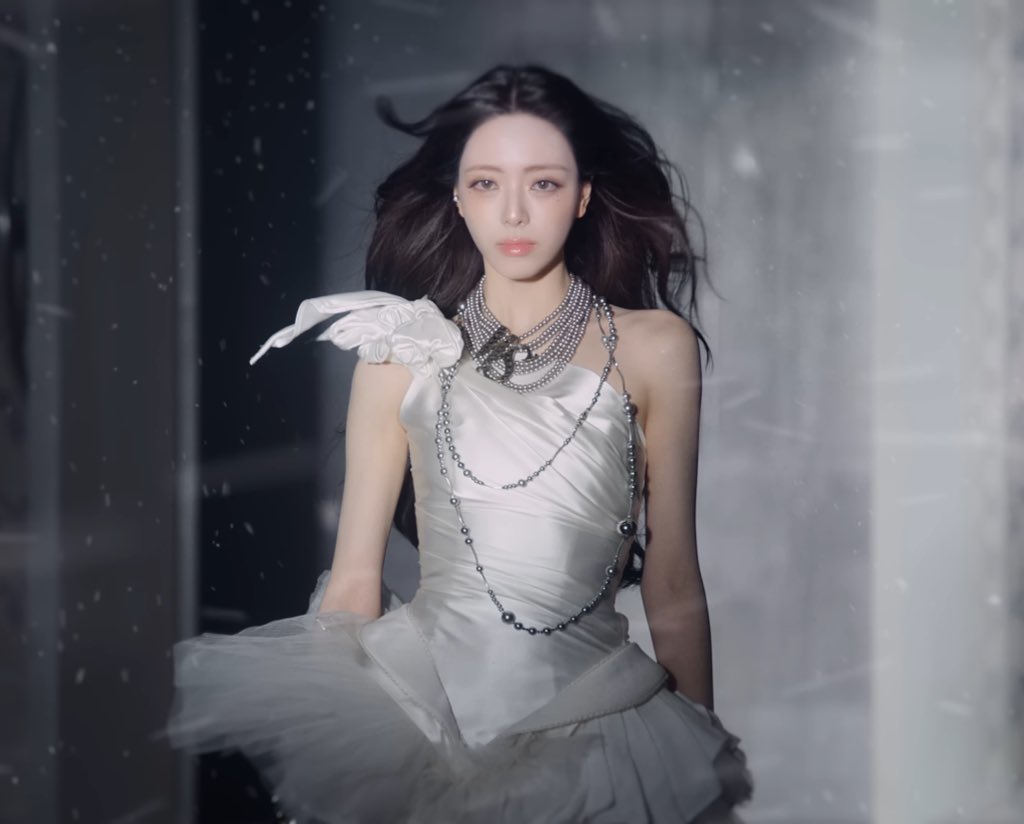 itzy_india's tweet photo. Our QUEENKA is officially becoming a soloist. Let’s celebrate! 💎🍦🧊 #NewProfilePic 

SOLOIST YUNA ERA
#ITZY #MIDZY 
#YUNA_ICECREAM
#YUNA @ITZYofficial https://t.co/ij0fgcMqkO