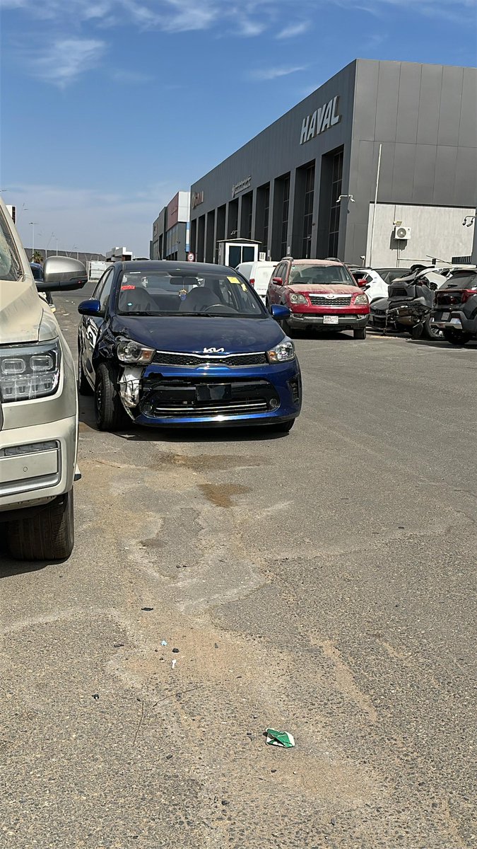 a9hii_'s tweet photo. شركة #فكس_أوتو #fix_Auto @Fix_Auto أبطأ تعامل واجهني في حياتي، سيارتي عندهم من تا��يخ ٢٠٢٥ ديسمبر ٢٤ والله العلي العظيم انني متضرر و حياتي متعطله بسببهم ما عندي سيارة غيرها
شوفو فين موقفينها بالشمس و مين يعوضني لو البويه اتضررت من الشمس ؟؟!!
انا ما اوقفها بالشمس عندي كراج خاص https://t.co/FFLX5fxYJy