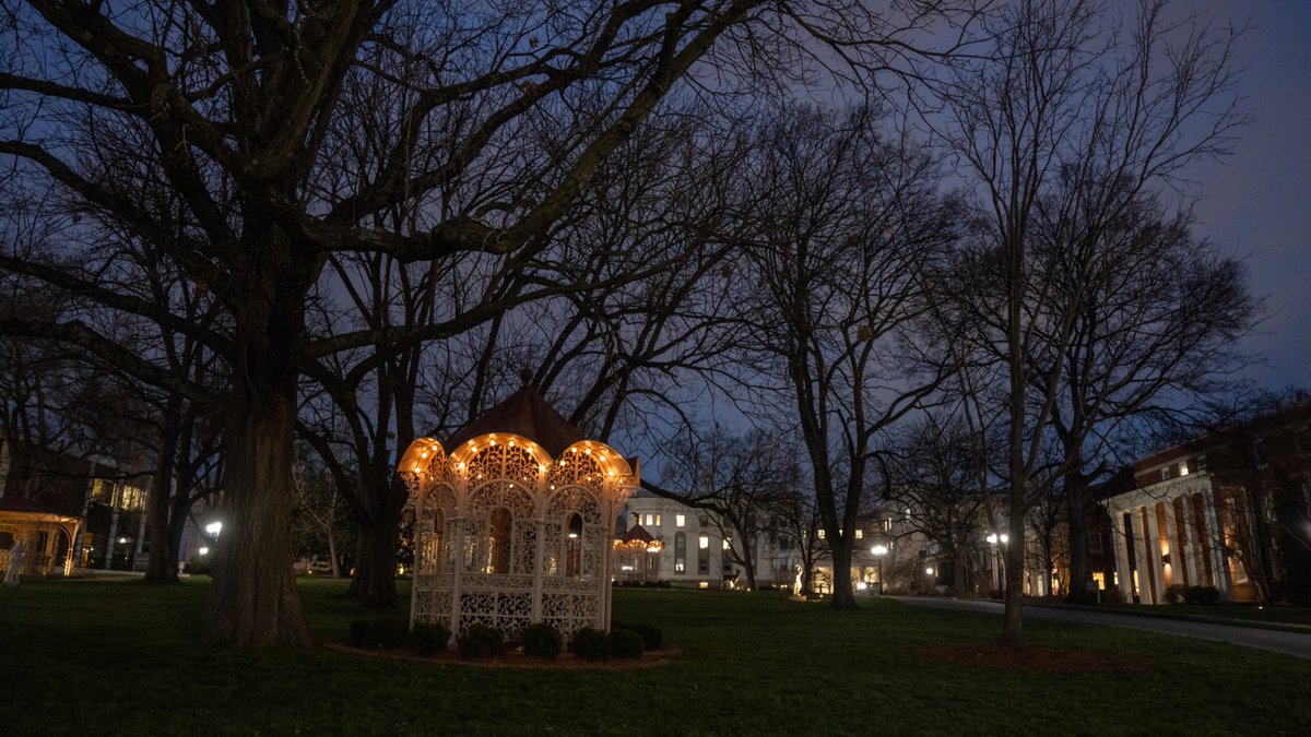 BelmontUniv's tweet photo. “A new command I give you: Love one another. As I have loved you, so you must love one another. By this everyone will know that you are my disciples, if you love one another.” (John 13:34-35, NIV.) Have a great week! 💙 https://t.co/f7urzphDZV