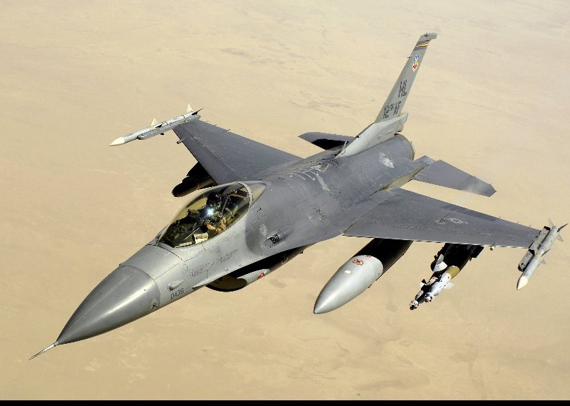 ✈️ F-16 
دا هغه جیټ الوتکه ده ، چې په ساعت کې (۲۴۰۰) کیلومټره واټن وهي او په سختۍ کشف کیږي د پاکستان له خوا د بمبار په هدف زمونږ فضا ته داخلیږي خو د الله ج په نصرت او کمو امکاناتو د بمبار جرأت  نه شي کولی او نا امیده بیرته اسلام اباد ته ستنیږي .
