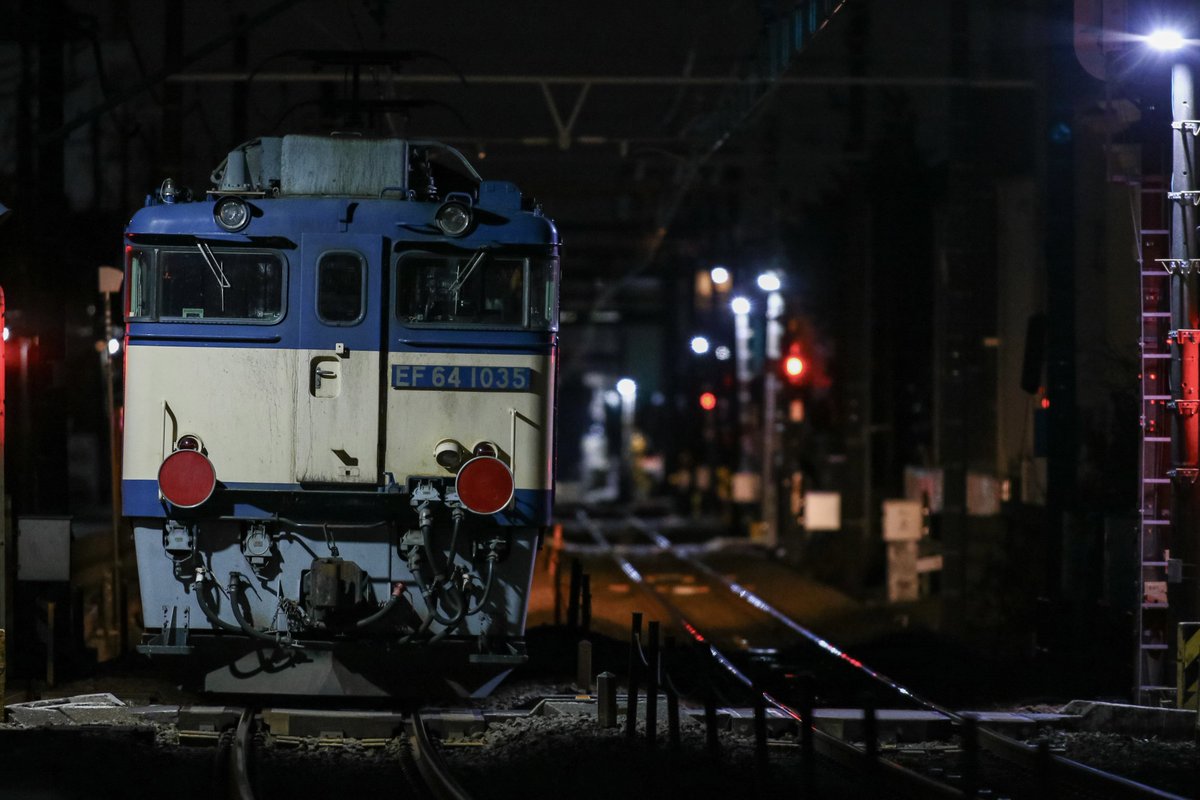 hiroking161's tweet photo. 3/1 
2086レ EH200-22+ﾑﾄﾞEF64-1035 https://t.co/UV0Re6PMqE