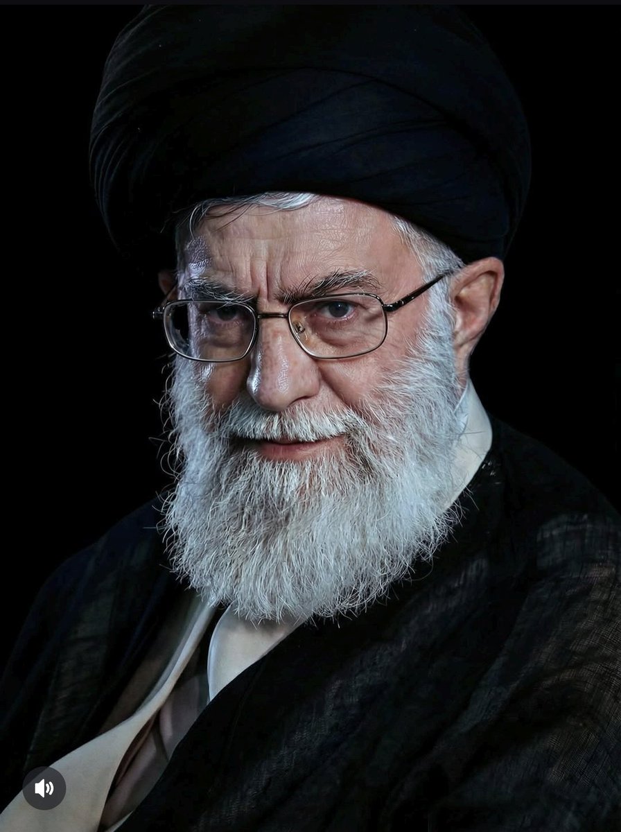 AliAli974638's tweet photo. مِّنَ الْمُؤْمِنِينَ رِجَالٌ صَدَقُوا مَا عَاهَدُوا اللَّهَ عَلَيْهِ ۖ فَمِنْهُم مَّن قَضَىٰ نَحْبَهُ وَمِنْهُم مَّن يَنتَظِرُ ۖ وَمَا بَدَّلُوا تَبْدِيلًا )
أشهد أنك صدقت ما عاهدت الله عليه
ولم تبدل في يوم من الأيام تبديلا
بل وعدت ووفيت 
وأبليت حتى قضيت 
شهيدا#خامنائي https://t.co/8nmbe7EvGq