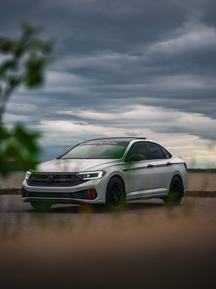 Volkswagen Canada tweet media