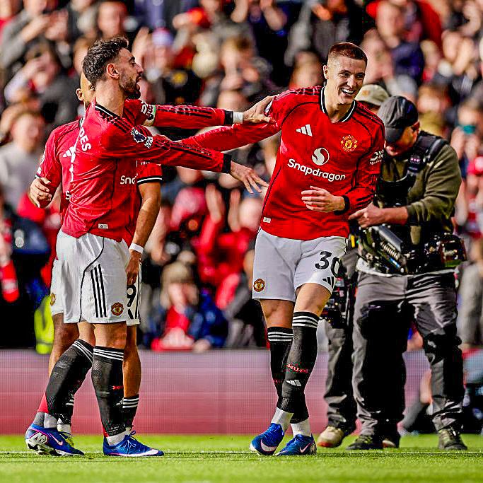 🏴󠁧󠁢󠁥󠁮󠁧󠁿🧠 Michael Carrick remains unbeaten as Manchester United manager! 🔴✨

✅ 2-0 win vs Villarreal
⚖️ 1-1 draw vs Chelsea
✅ 3-2 win vs Arsenal
✅ 2-0 win vs Man City
✅ 3-2 win vs Arsenal
✅ 3-2 win vs Fulham
✅ 2-0 win vs Tottenham
⚖️ 1-1 draw vs West Ham
✅ 1-0 win vs Everton