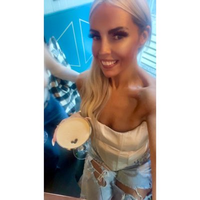 KatClegg82's tweet photo. #NewProfilePic https://t.co/r0lryYLm2N