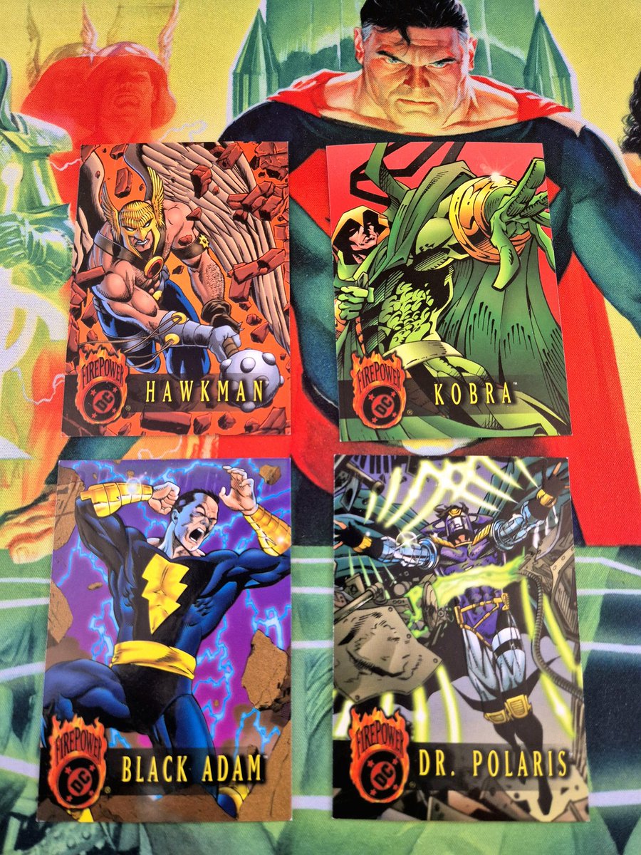 #Concours #comics #dccomics #batman
A gagner un receuil Swamp Thing avec Batman de Alan Moore   et 4 cartes collector 
Il faut être abonné et repartager pour participer au tirage
Resultat dimanche prochain
Envoi à mes frais uniquement france métro
Good luck